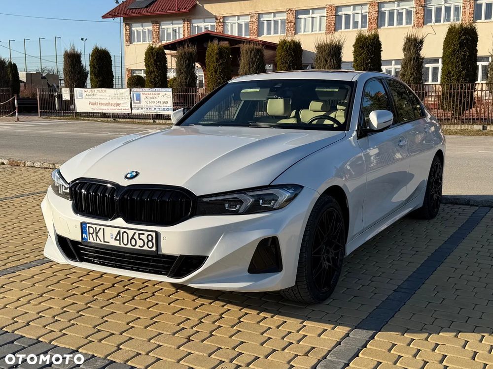 BMW Seria 3 330i xDrive Sport Line - 1