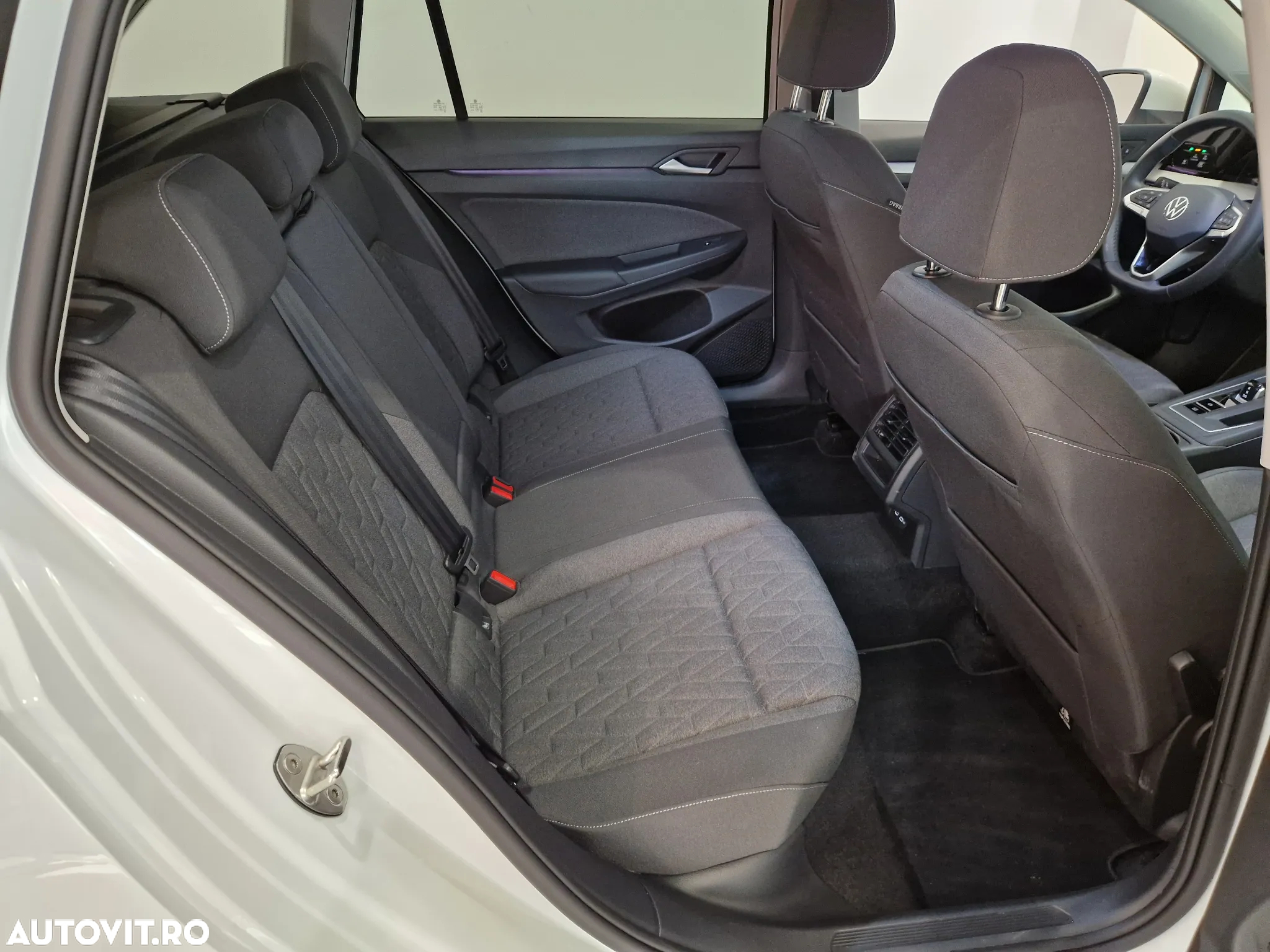 Volkswagen Golf 1.5 eTSI DSG MHEV Life - 15