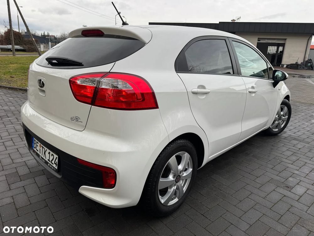 Kia Rio 1.2 Attract - 11