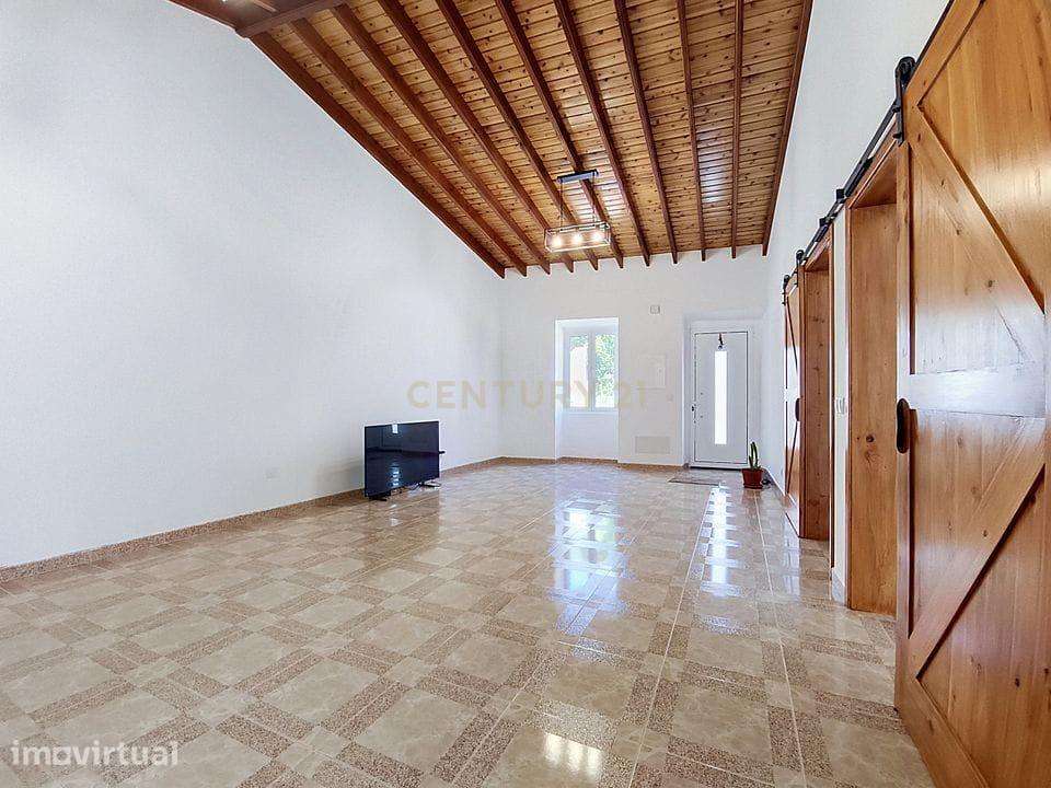 Moradia T2 no Centro de Vila Franca do Campo - Grande imagem: 4/28