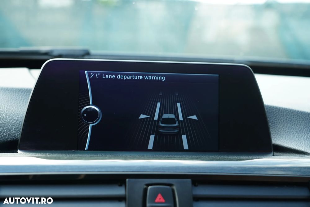 BMW Seria 3 320d Aut. Blue Performance Luxury Line - 30