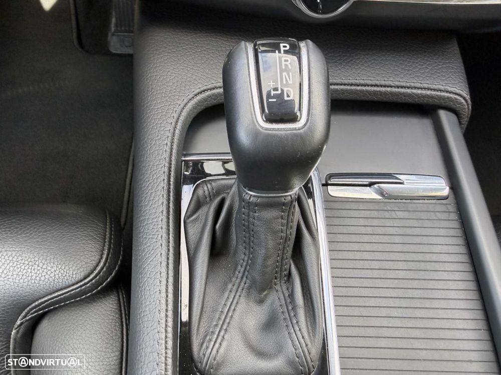 Volvo V90 2.0 D4 Momentum Plus Geartronic - 32