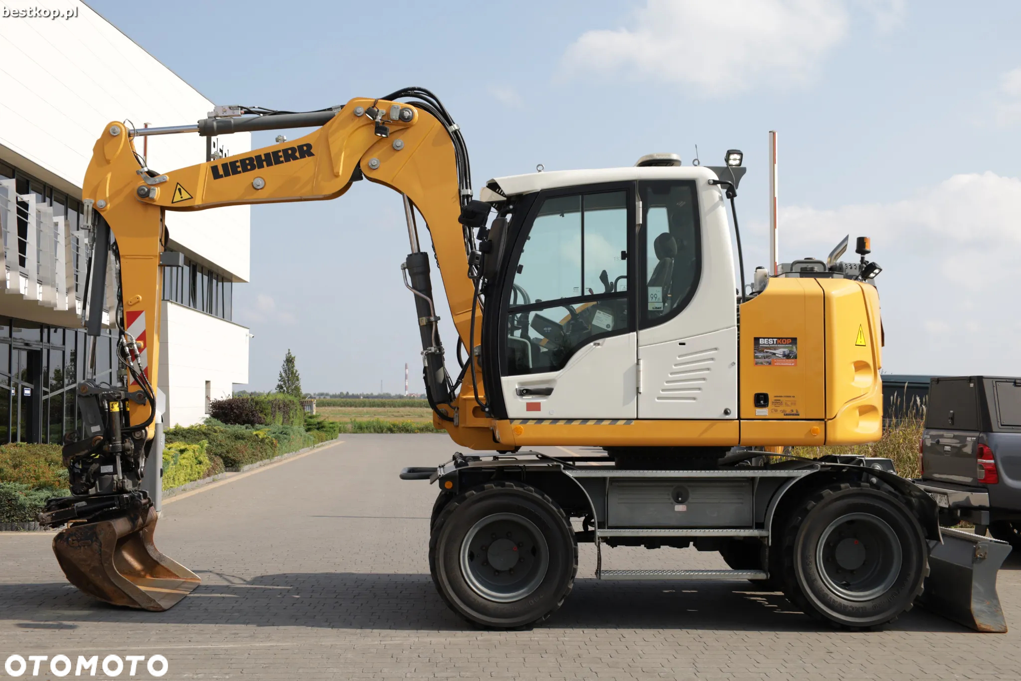 Liebherr A910 Compact Litronic - 11