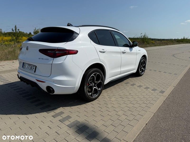 Alfa Romeo Stelvio 2.0 Turbo 16V AT8-Q4 Veloce - 3