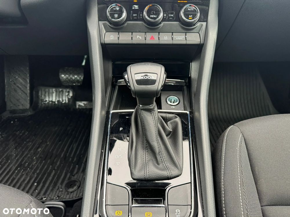 Skoda Karoq 1.5 TSI ACT Selection DSG - 13