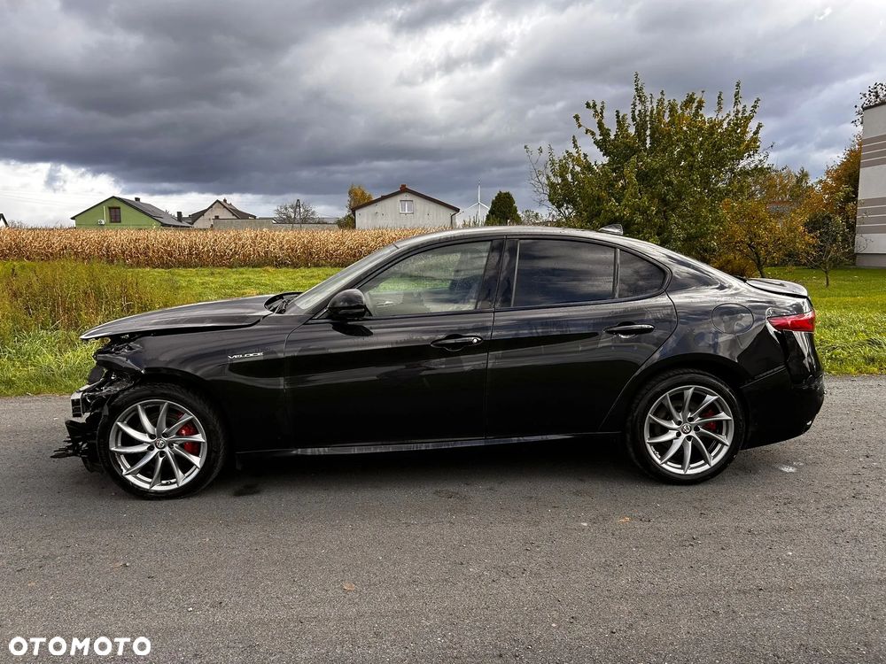 Alfa Romeo Giulia 2.2 D Turbo Veloce Q4 - 5