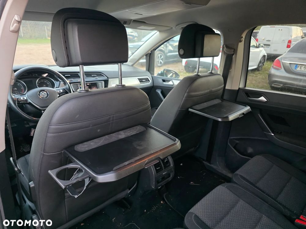 Volkswagen Touran - 23