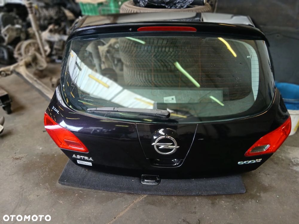 Opel Astra J IV Klapa Bagażnika Tył Tylna Kolor Z22C Czarna - 1