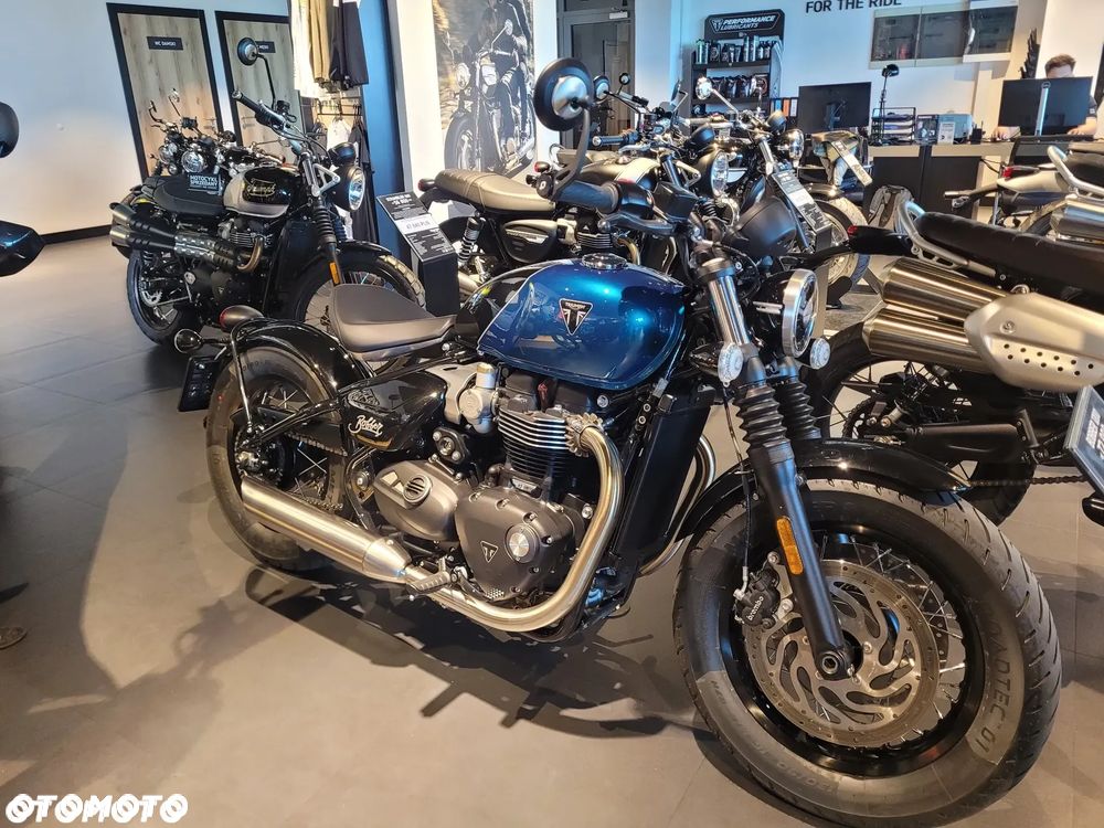Triumph Bonneville Bobber - 2