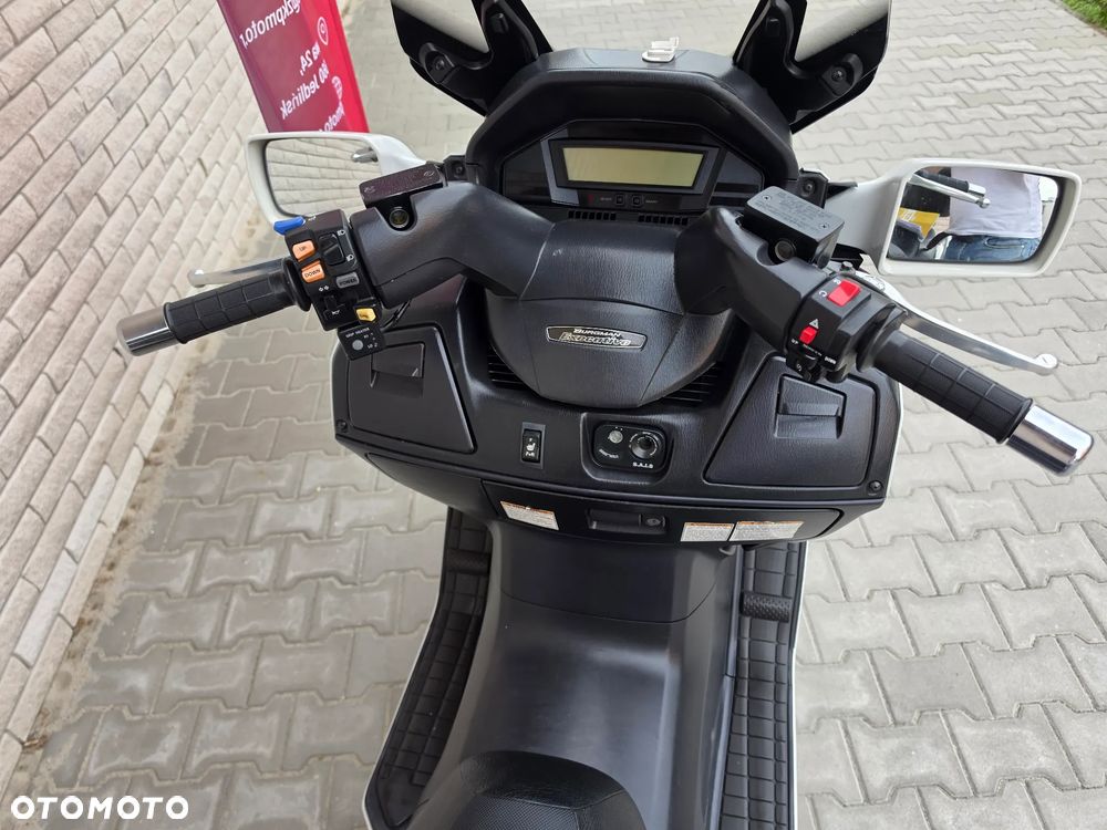 Suzuki Burgman - 14
