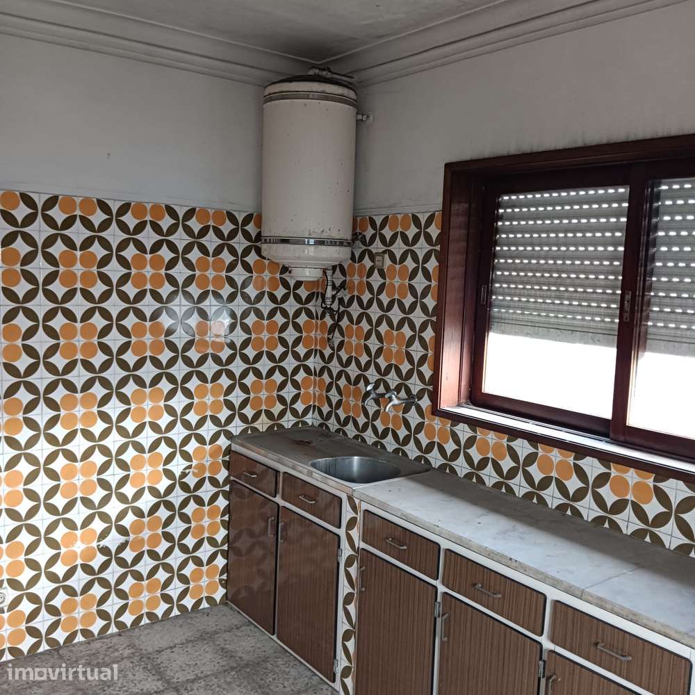 Andar Moradia T2 para Reabilitar | Jardim | Valongo - Grande imagem: 4/18