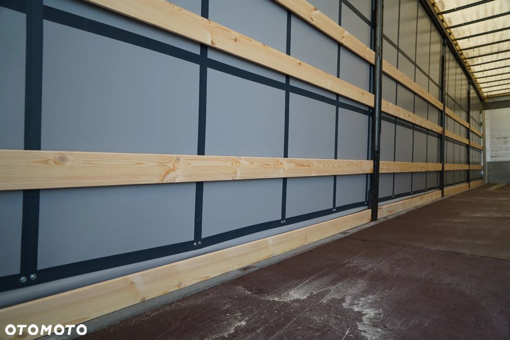 Schmitz Cargobull FIRANKA / STANDARD / 2 OSIE PODNOSZONE  / - 18