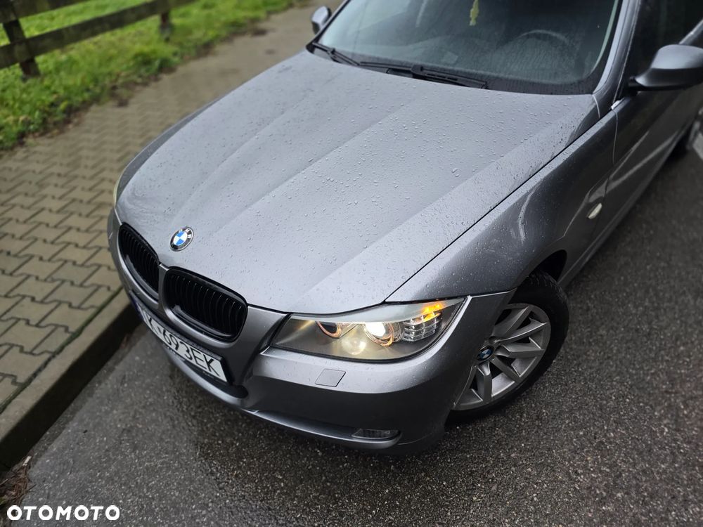 BMW Seria 3 330i xDrive Edition Sport - 37