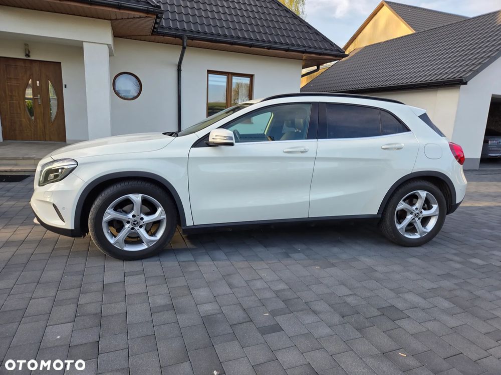Mercedes-Benz GLA - 26