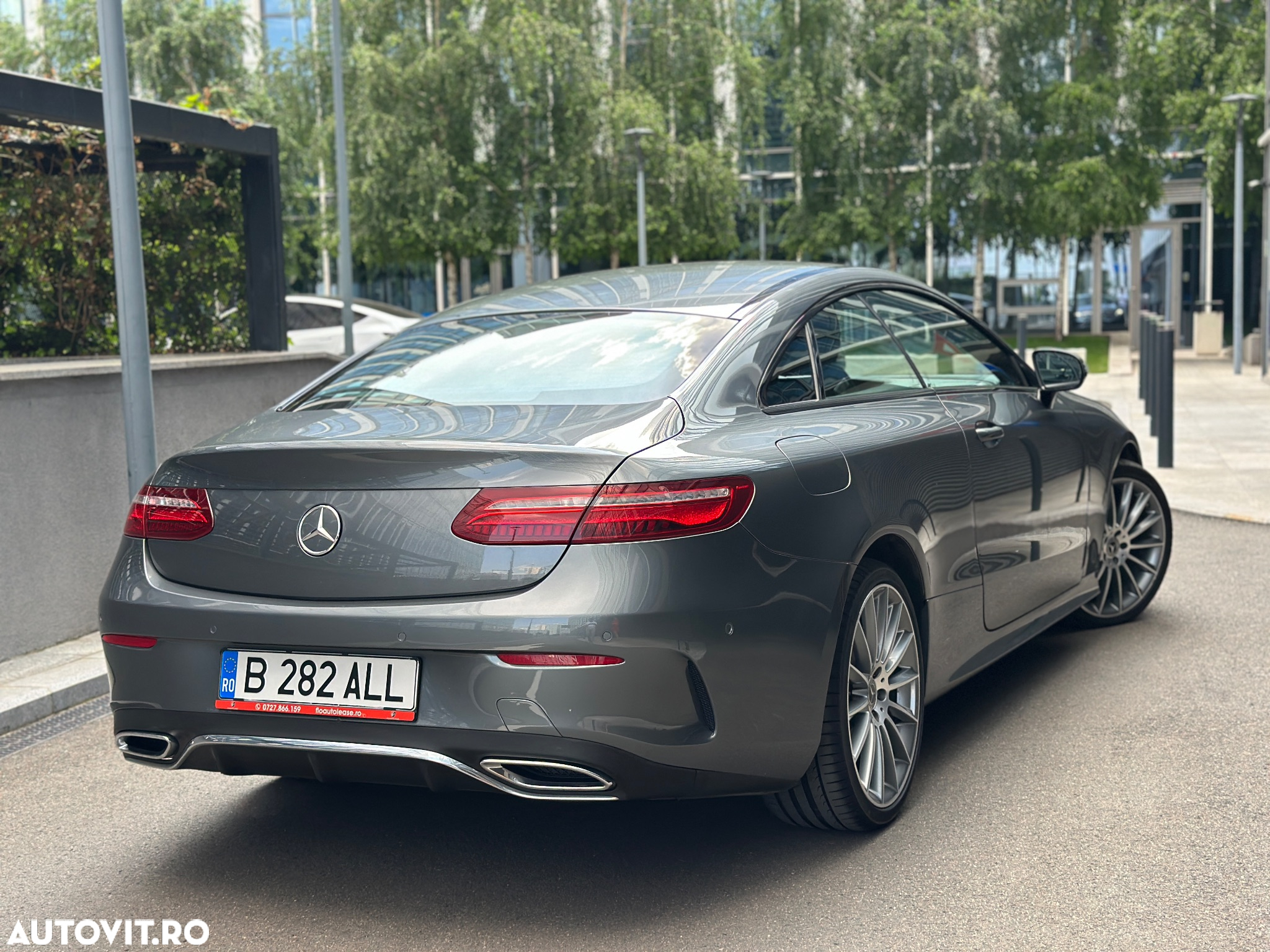 Mercedes-Benz E 220 d 4MATIC Coupe Aut. - 4