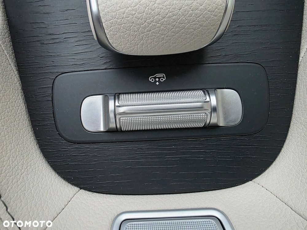 Mercedes-Benz GLE 300 d mHEV 4-Matic AMG Line - 36
