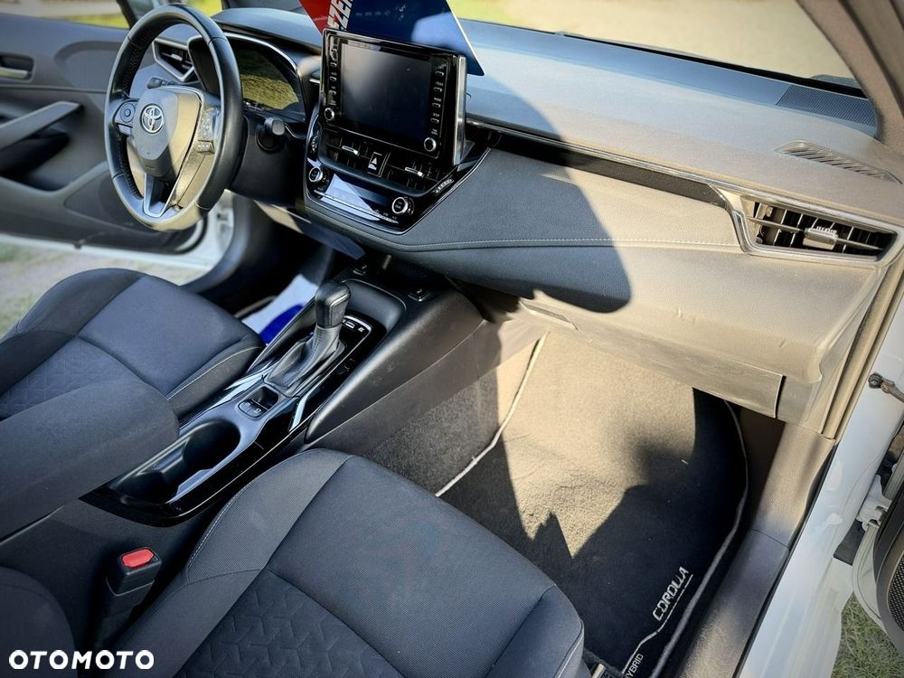 Toyota Corolla - 30