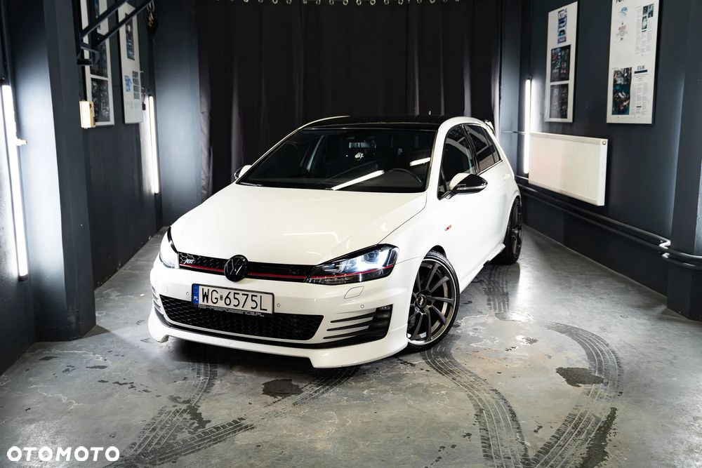 Volkswagen Golf GTI (BlueMotion Technology) DSG Performance - 1