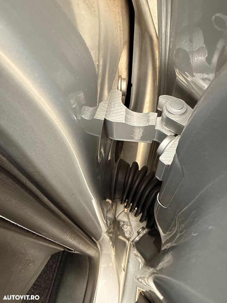 Volkswagen Golf 1.6 Comfortline - 25