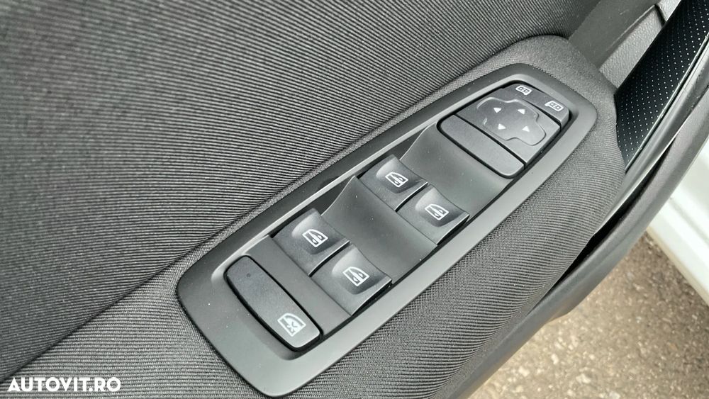 Renault Megane TCE 140 EDC Techno - 21