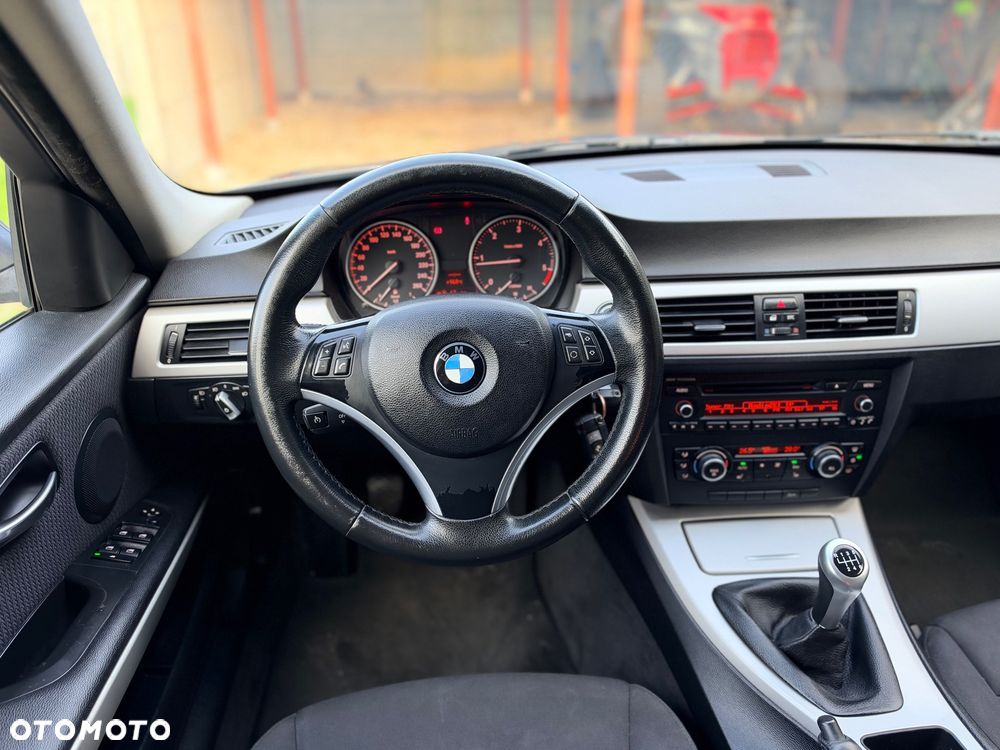 BMW Seria 3 - 21