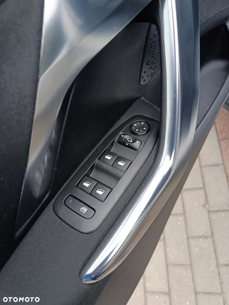 Peugeot 2008 BlueHDi FAP 120 STOP & START Allure - 19