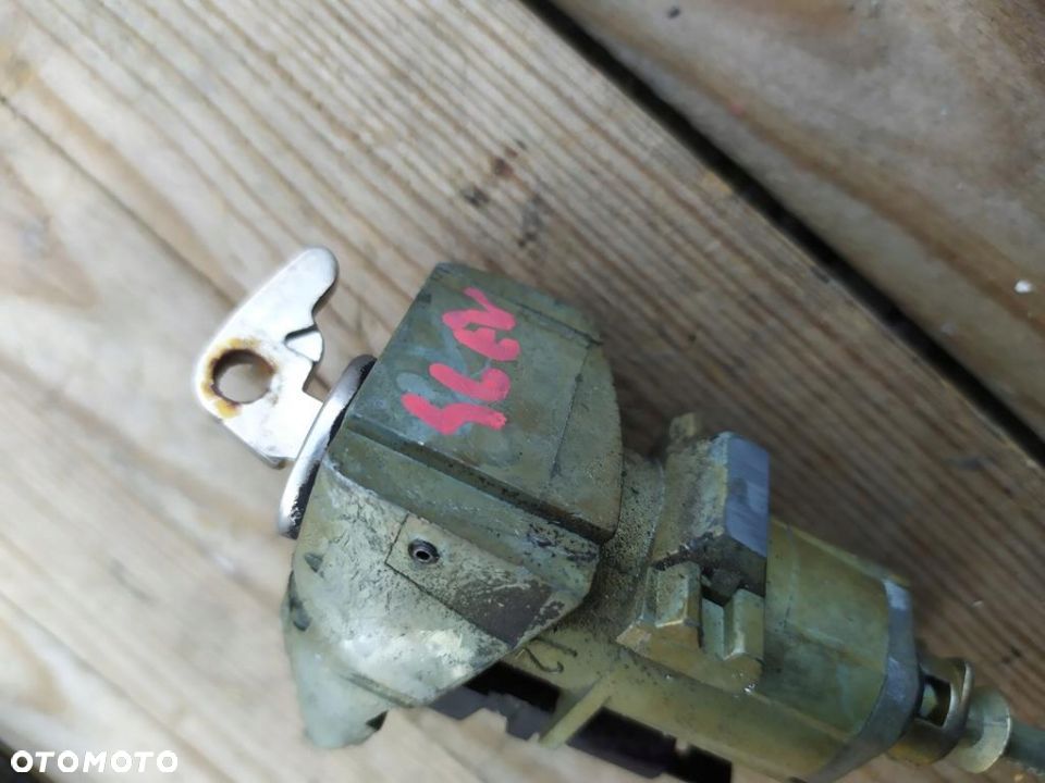 MERCEDES W211 E-KLASA WKŁADKA ZAMKA ZAŚLEPKA LEWA - 2