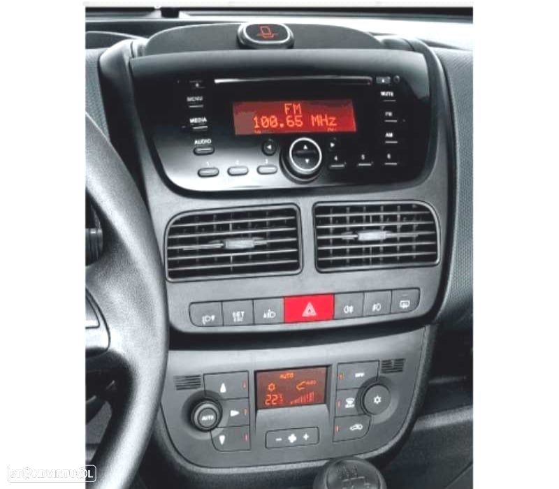 MOLDURA ADAPTADOR PRETO PARA RADIO 2-DIN PARA FIAT DOBLO OPEL COMBO TOUR - 2