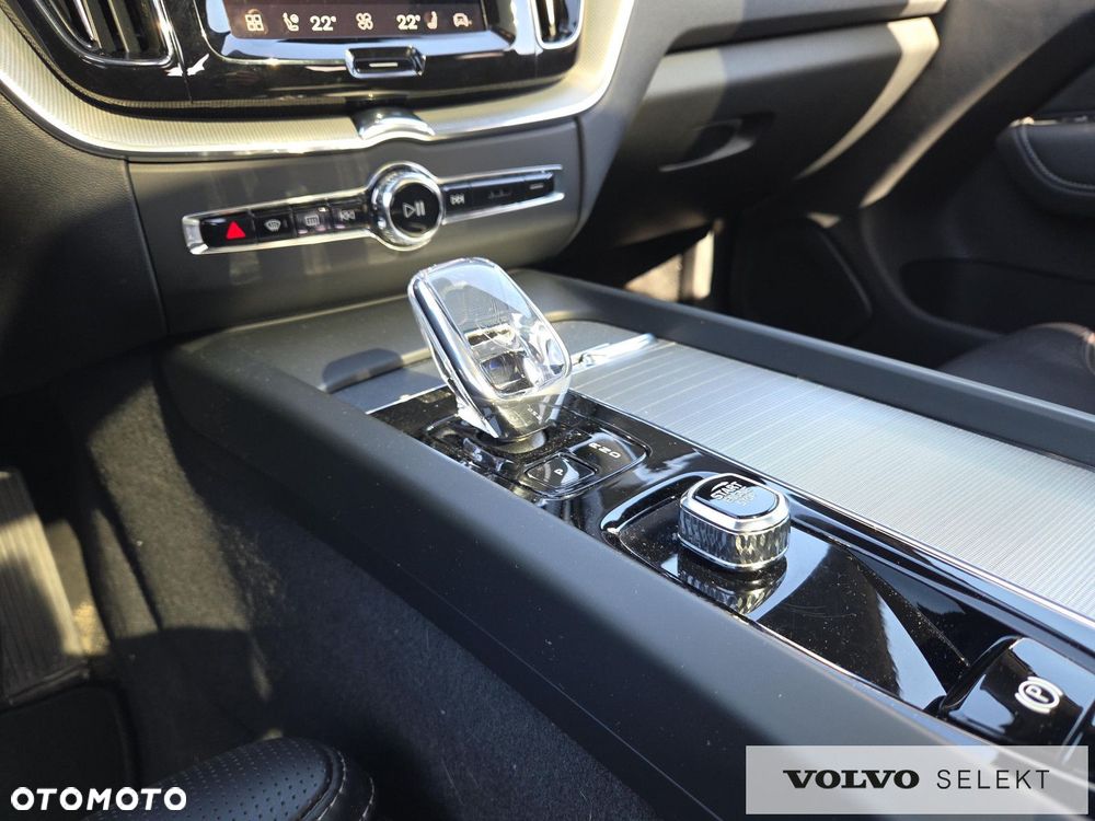 Volvo XC 60 B5 B AWD Ultra Black Edition - 25