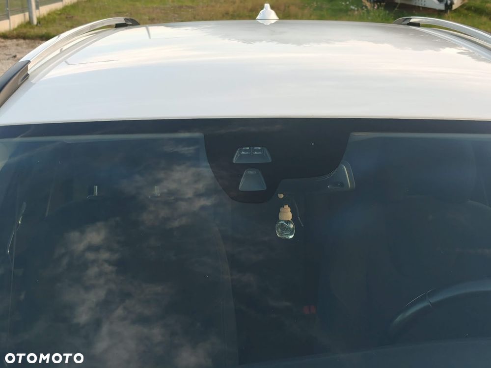 Volvo V40 Cross Country - 17