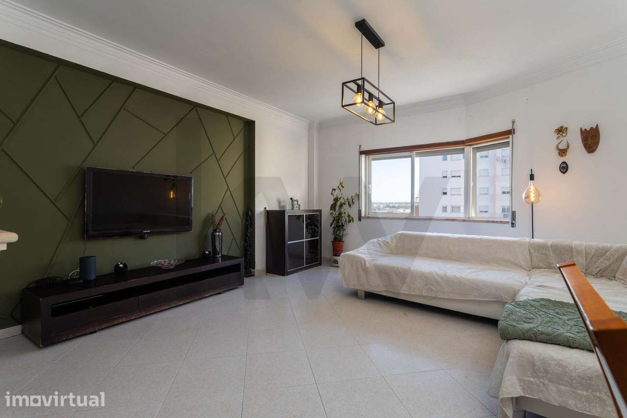 Apartamento T3 com Suite, Lareira e Arrecadação de 10 m2 | Santa Marta - Grande imagem: 2/25