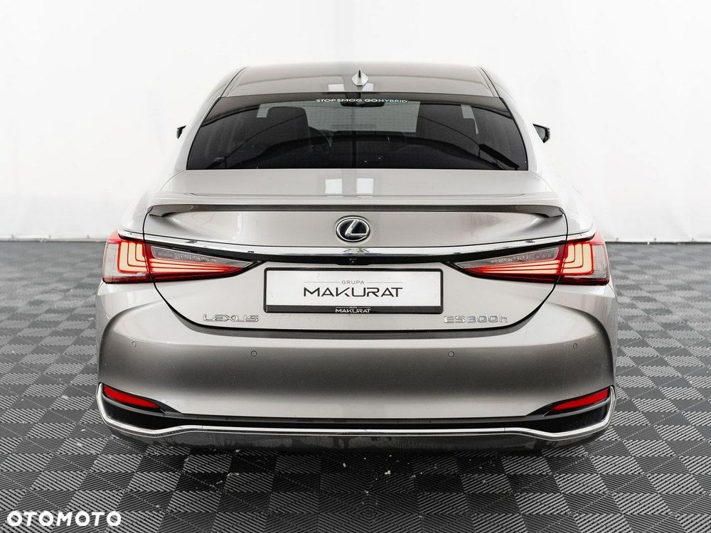 Lexus ES - 10