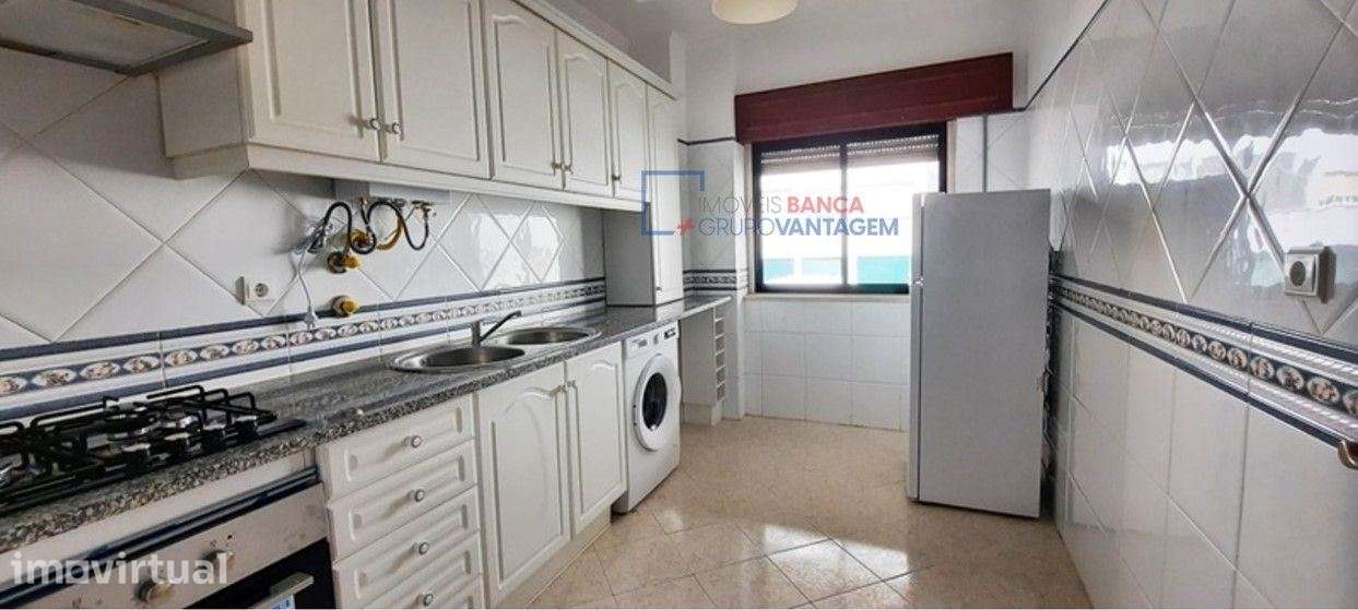 T2 com parqueamento e arrecadação, para venda em Santarém - Grande imagem: 5/12