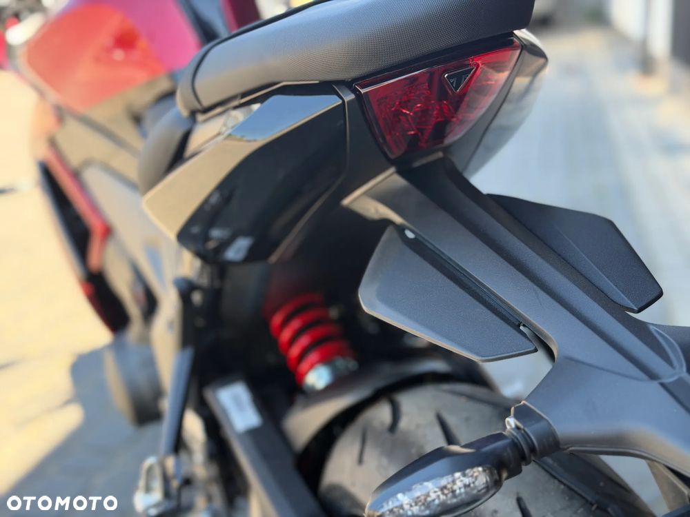 Triumph Daytona - 20