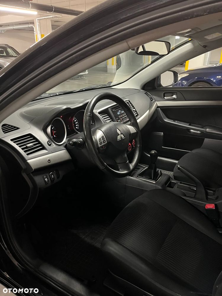 Mitsubishi Lancer 1.6 Invite - 16