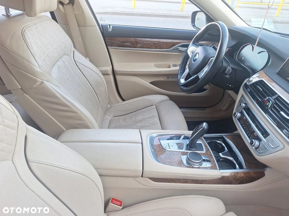 BMW Seria 7 - 8