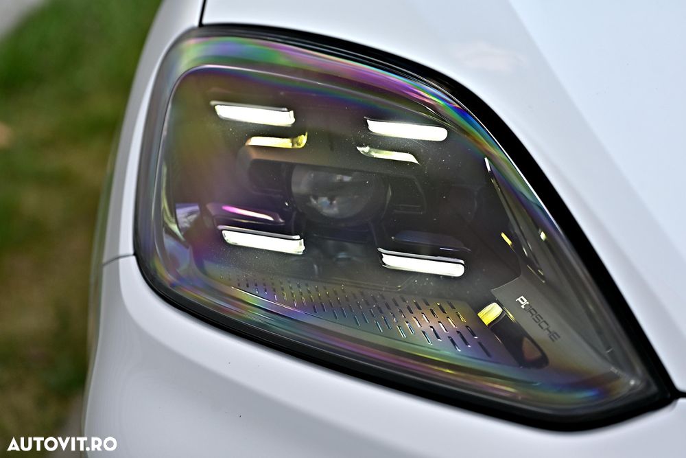 Porsche Cayenne - 34