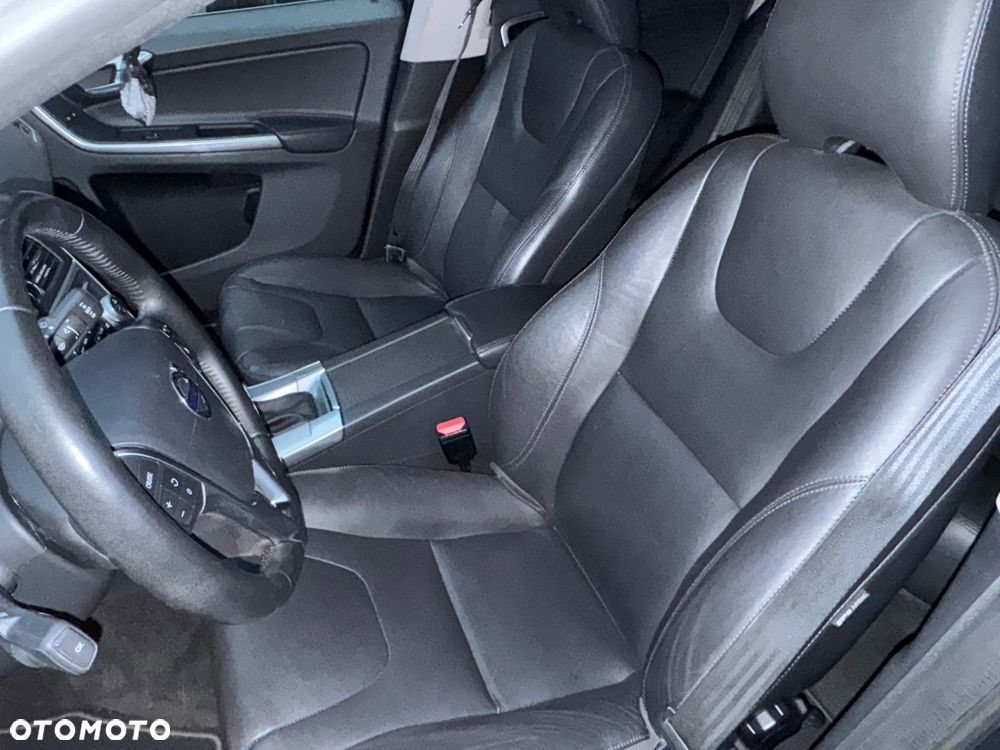 Volvo XC 60 D3 Drive-E Momentum - 6