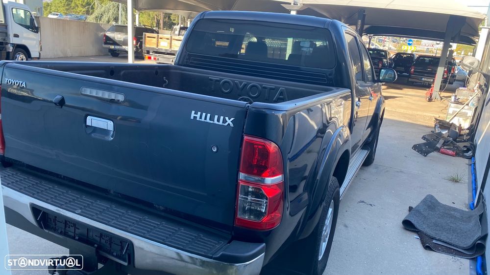 Toyota Hilux - 5