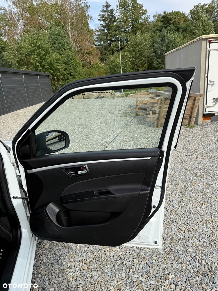 Suzuki Swift 1.2 Dualjet Allgrip Comfort - 22