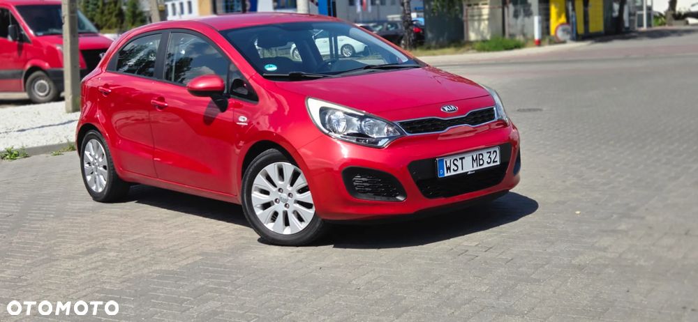 Kia Rio 1.2 Fifa World Cup Edition - 23
