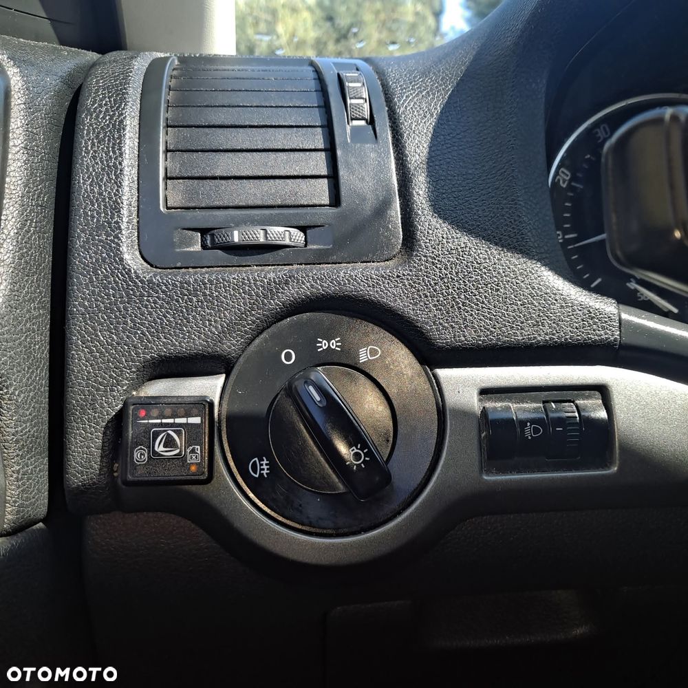 Skoda Octavia 1.6 Tour - 2