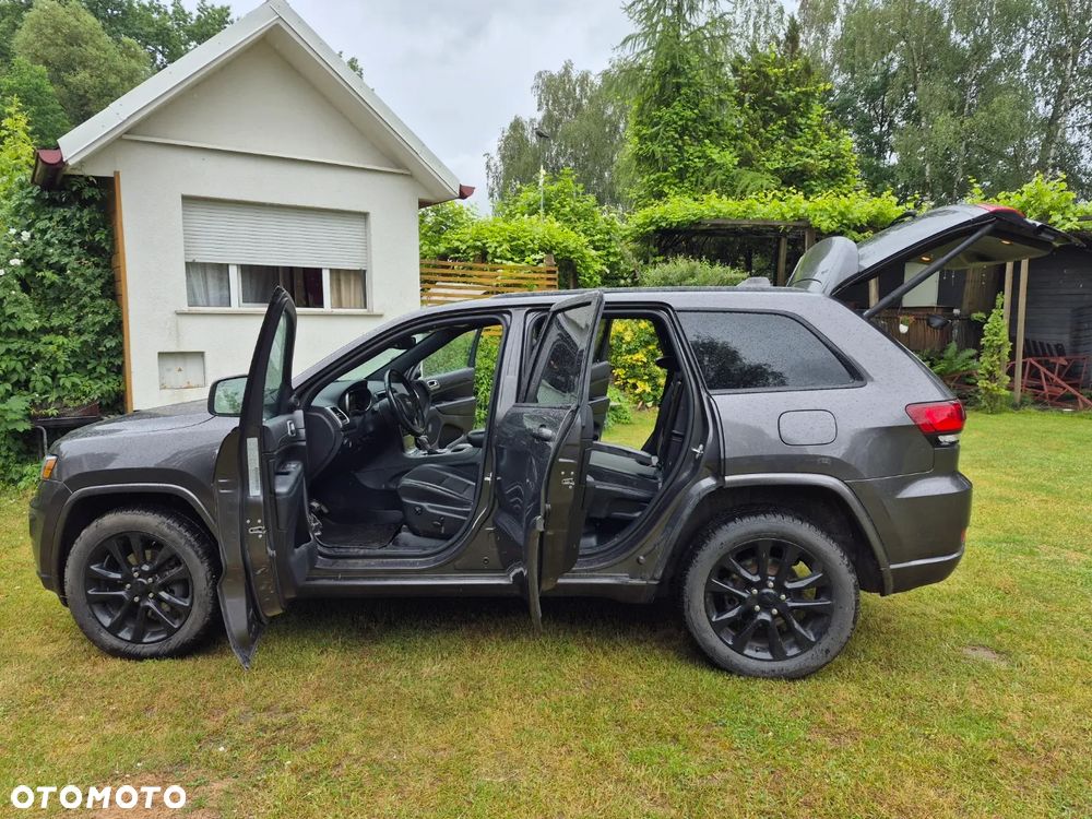 Jeep Grand Cherokee - 9