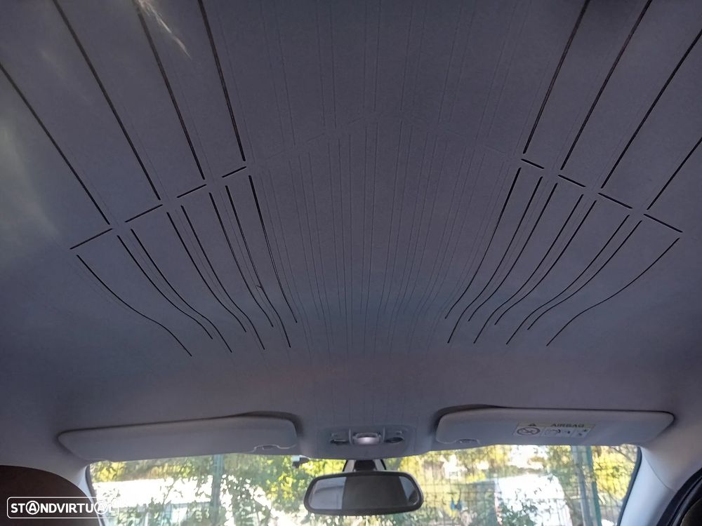 Peugeot 2008 1.2 PureTech Allure - 23