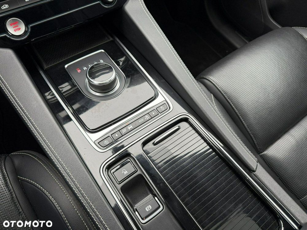 Jaguar F-Pace 2.0 i4D AWD R-Sport - 3