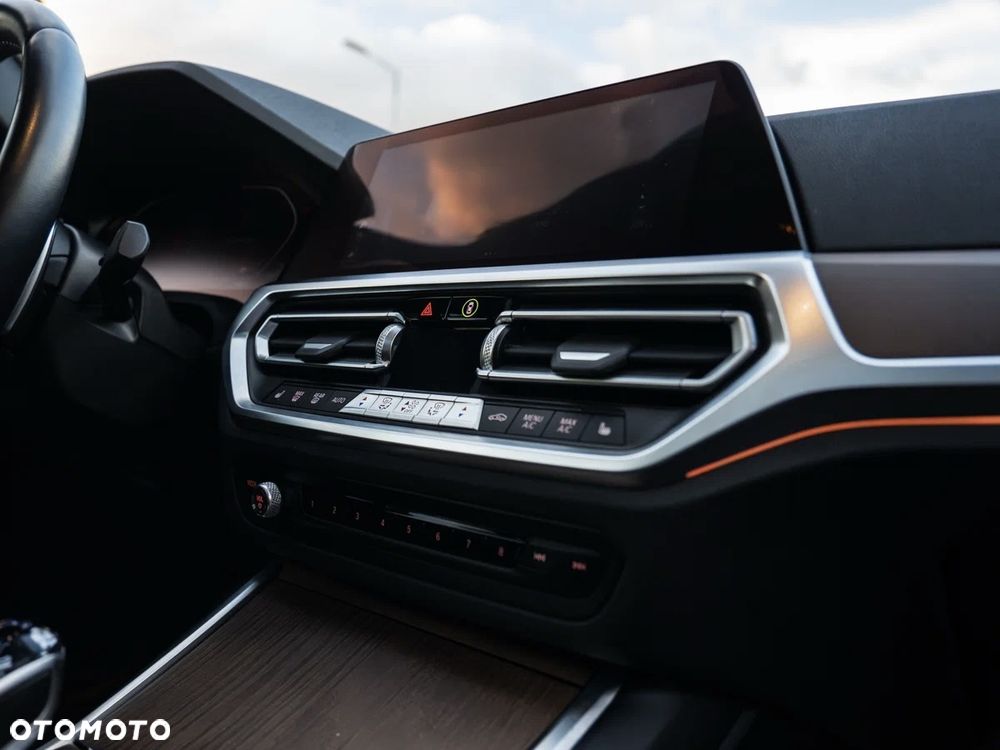 BMW Seria 3 - 26
