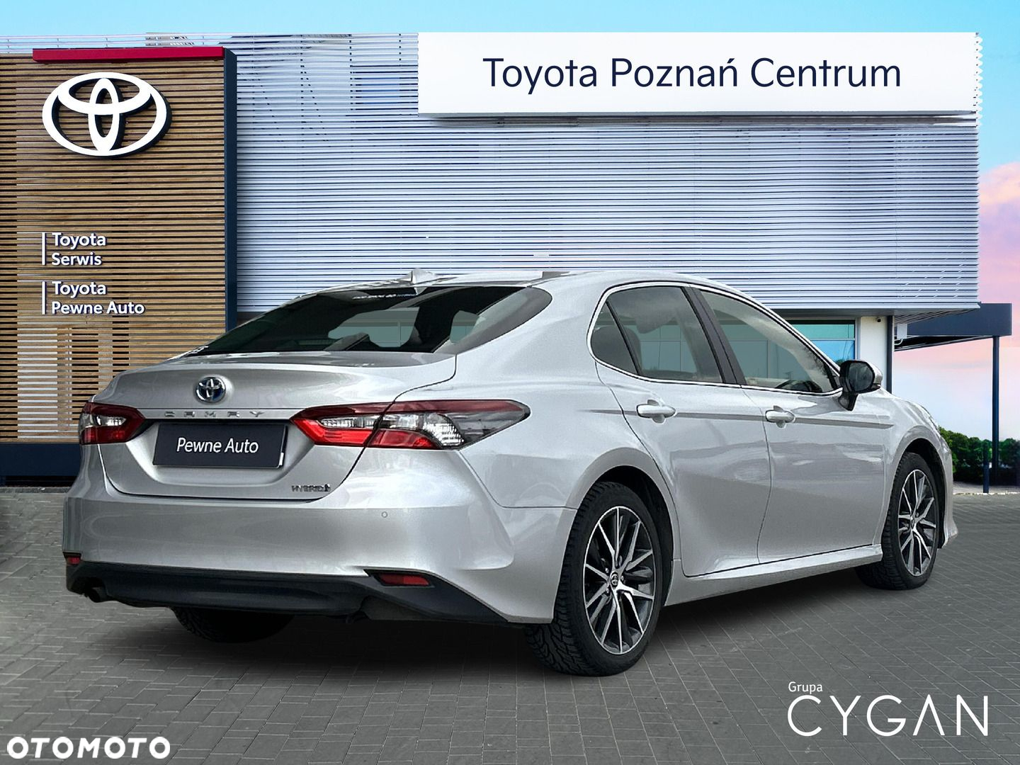 Toyota Camry - 5