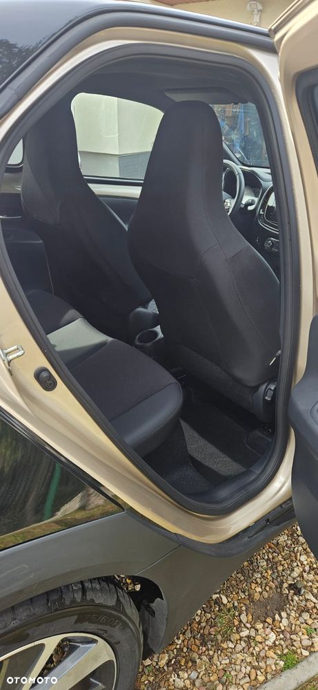 Toyota Aygo X 1.0 VVT-i Executive CVT - 33