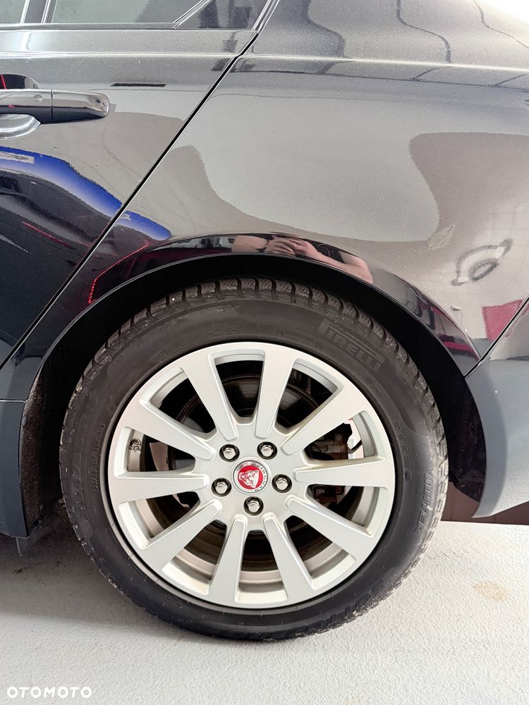 Jaguar XE 2.0 D AWD R-Sport - 12
