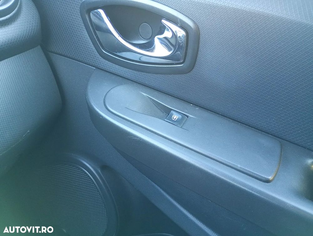 Renault Clio 1.2 16V Expression - 13